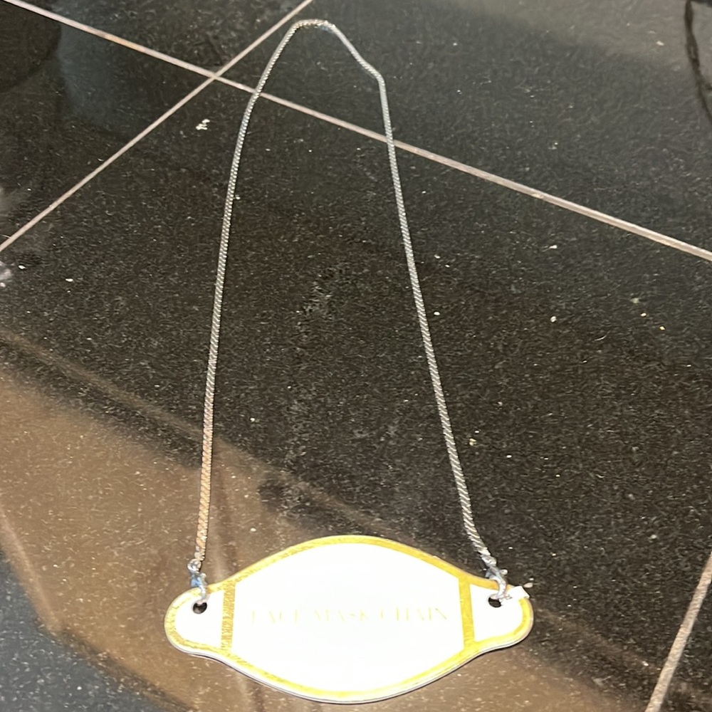 Face Mask Chain - Picture 2 of 3